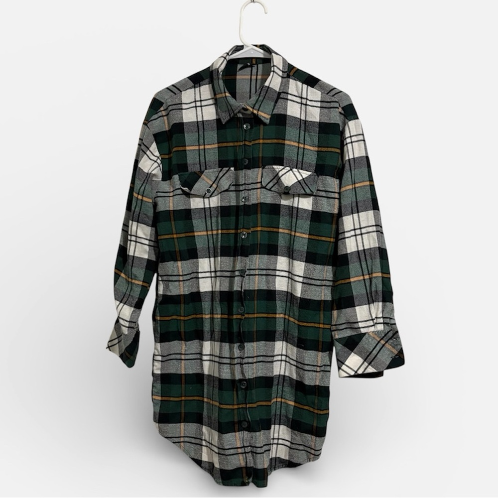 Plaid Long Button-Down Shirt in Green and White